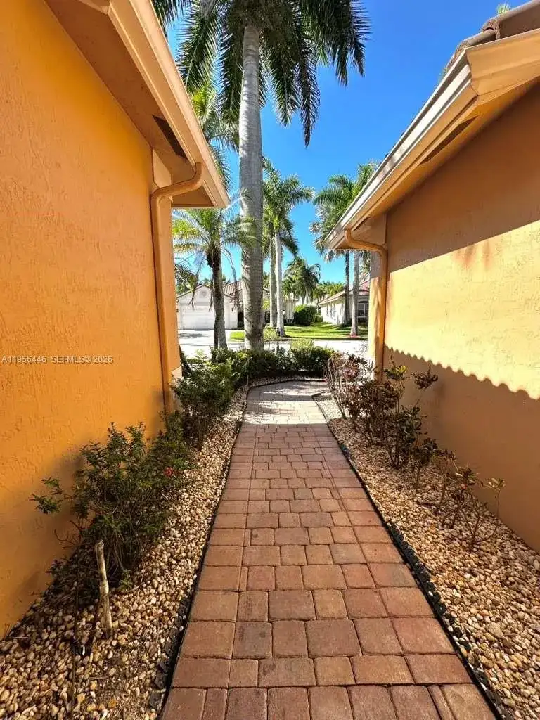 1831 Mariners Ln, Weston FL 33327 photo 5