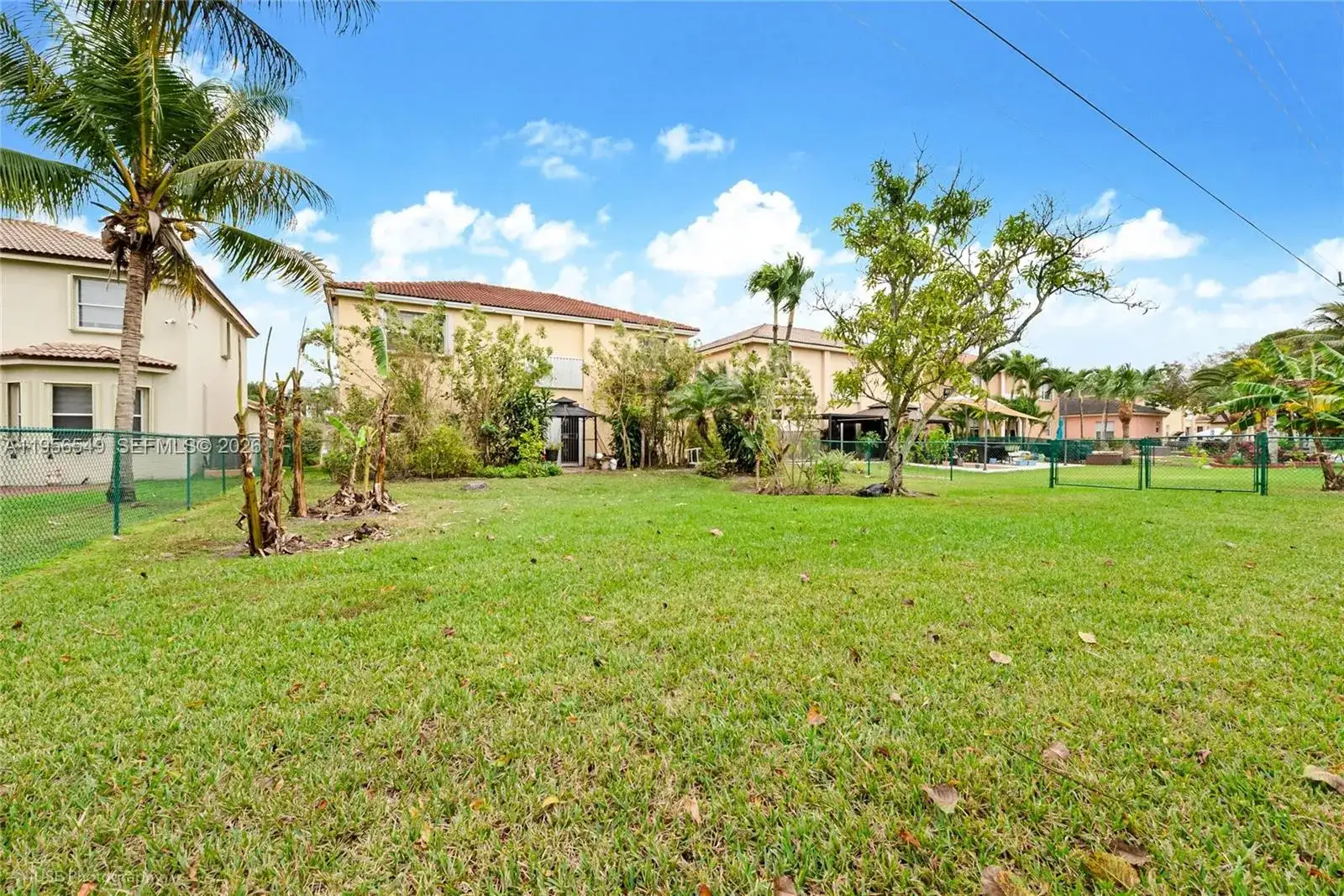 1402 SE 16th Ave, Homestead FL 33035 photo 2