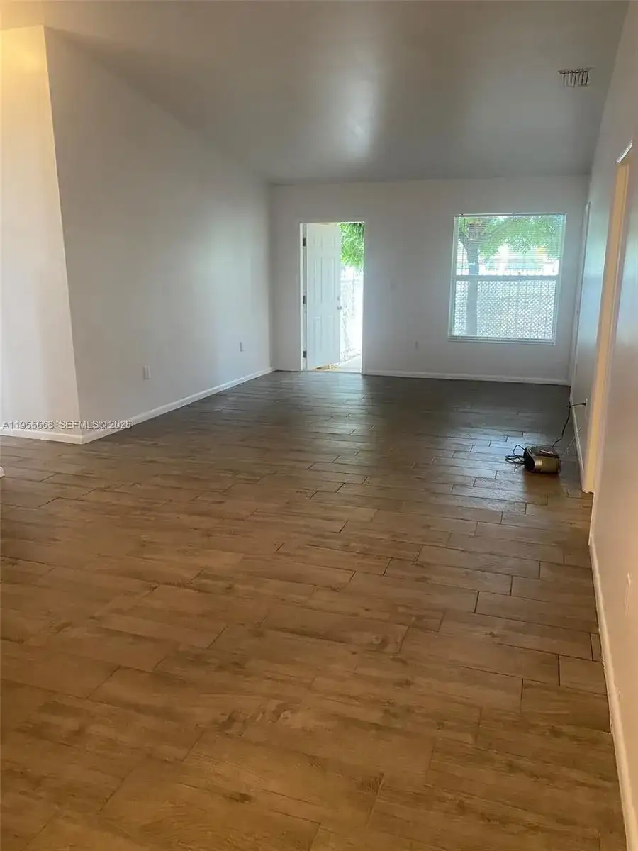 15121 SW 106th Ave, Miami FL 33176 photo 4