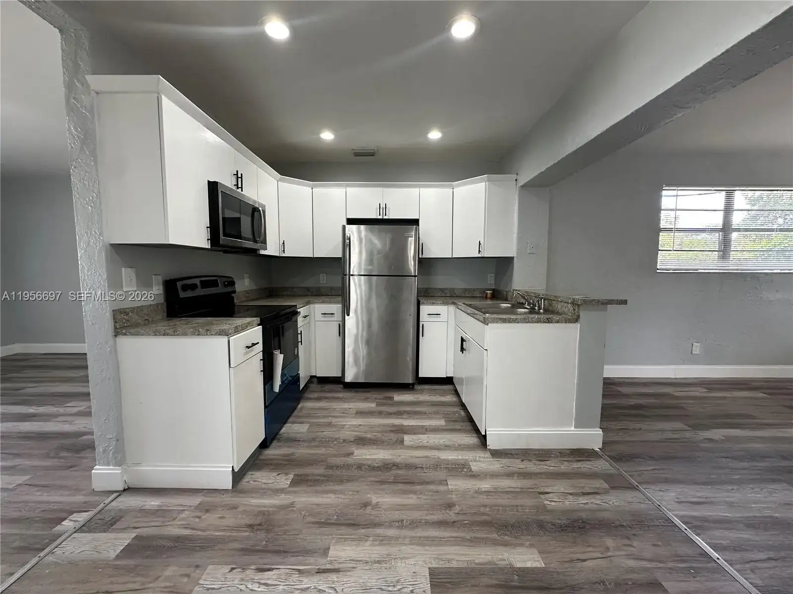 1306 NW 11th Pl, Fort Lauderdale FL 33311 photo 5