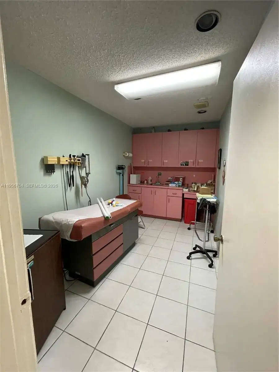 110 E 49th St, Hialeah FL 33013 photo 5