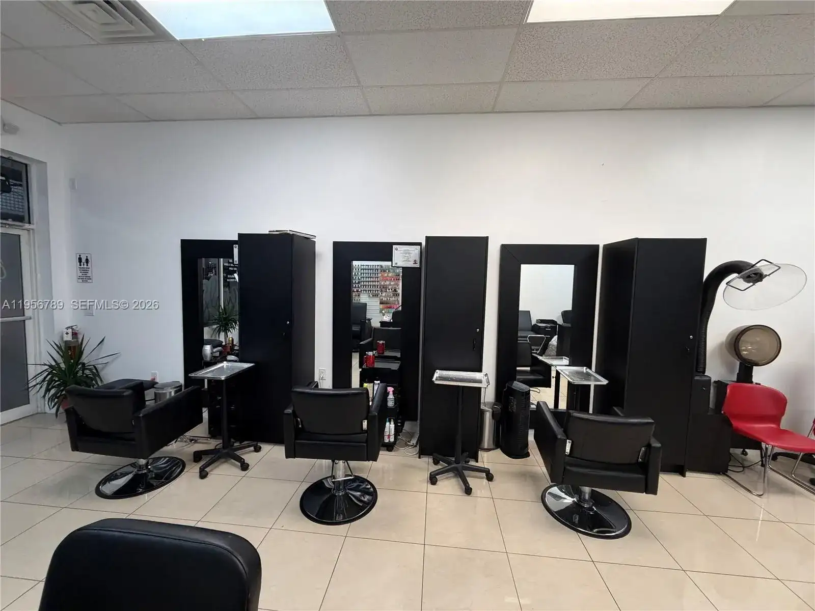18505 NW 75th Pl, Hialeah FL 33015 photo 2