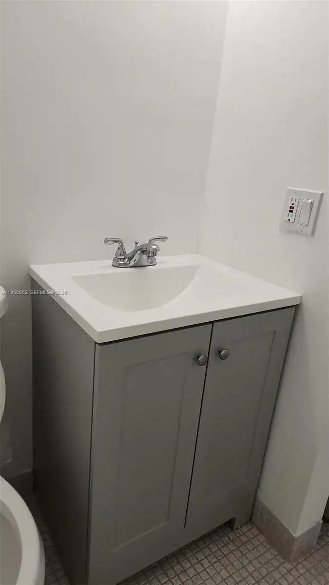 4174 Inverrary Dr # 311, Lauderhill FL 33319 photo 4