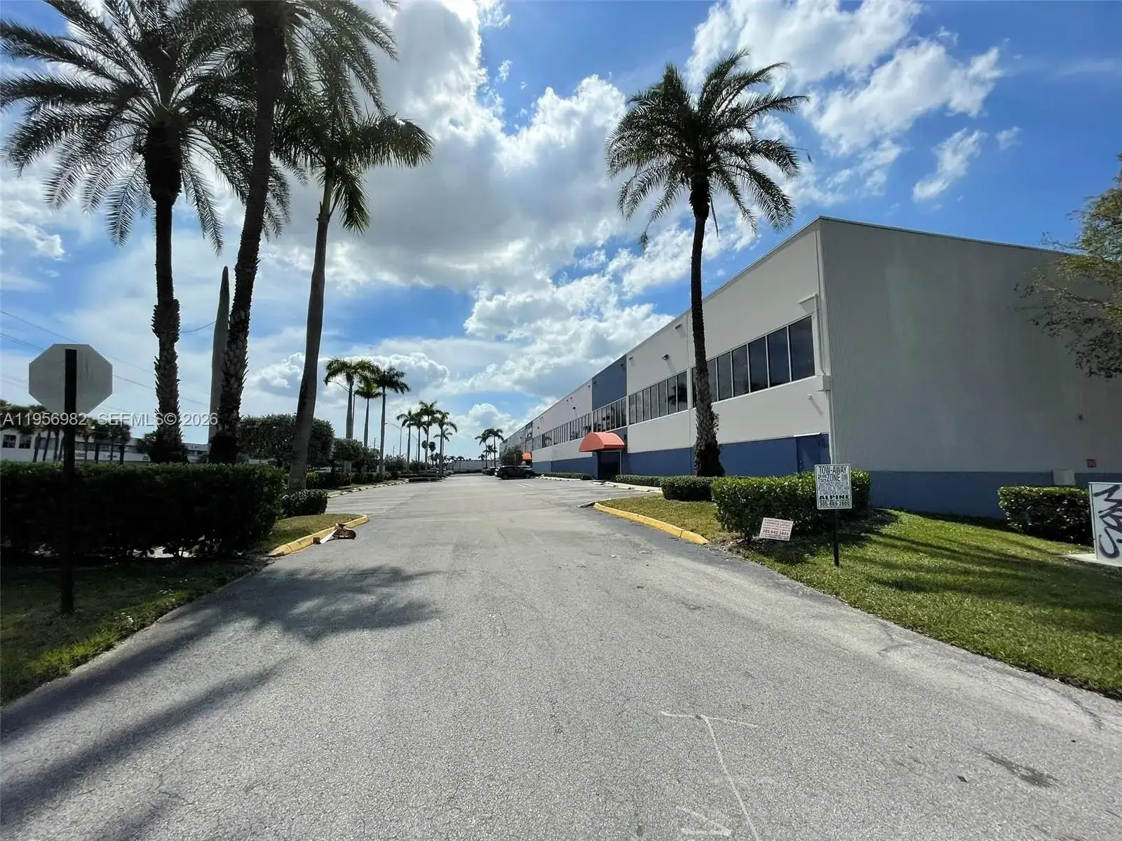 3560 NW 72nd Ave, Miami FL 33122 photo 4
