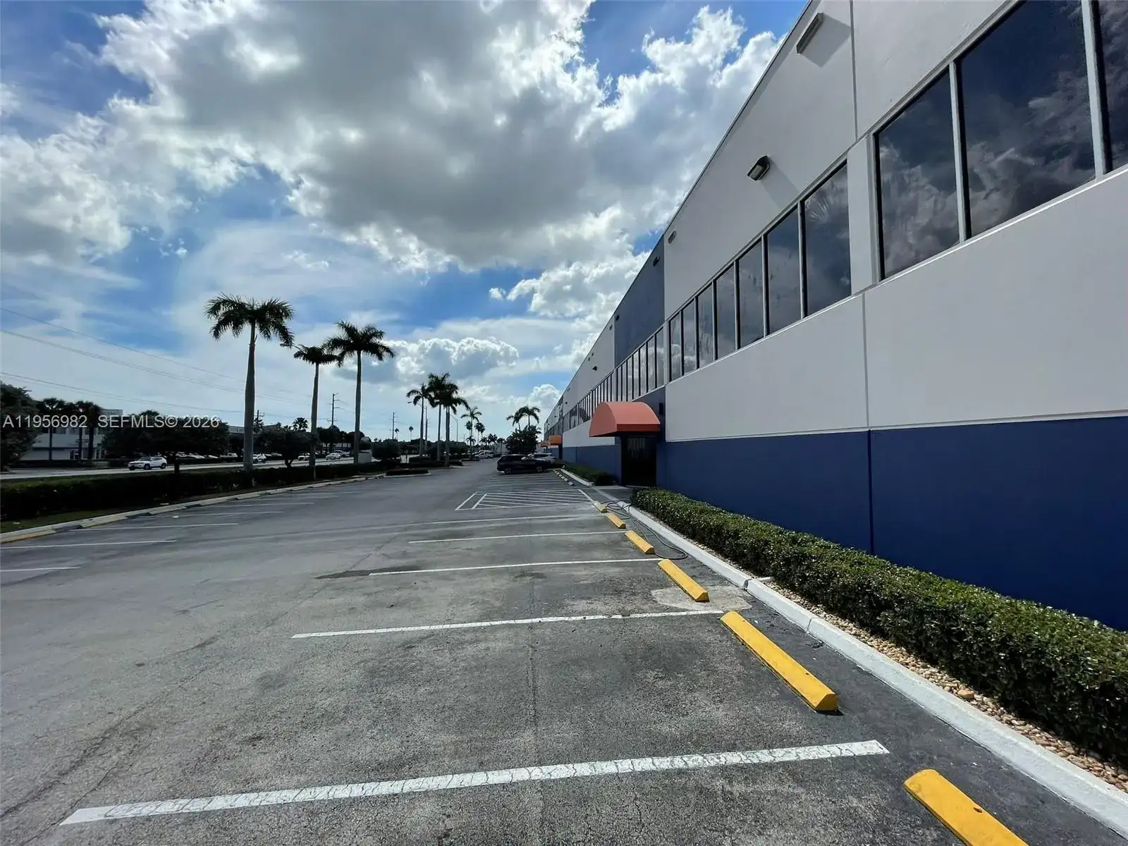 3560 NW 72nd Ave, Miami FL 33122 photo 5
