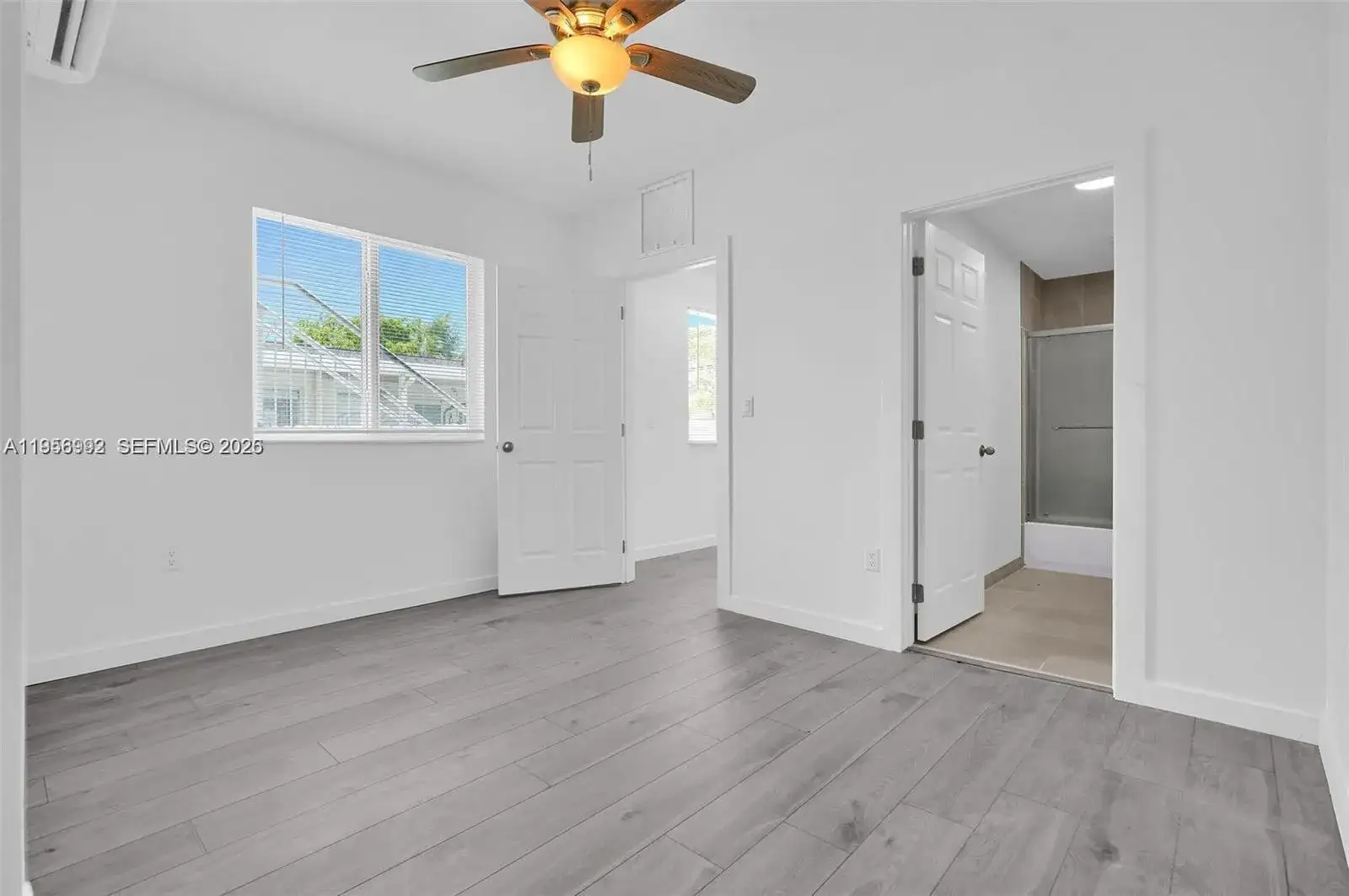 600 NW 25th Ct, Miami FL 33125 photo 2