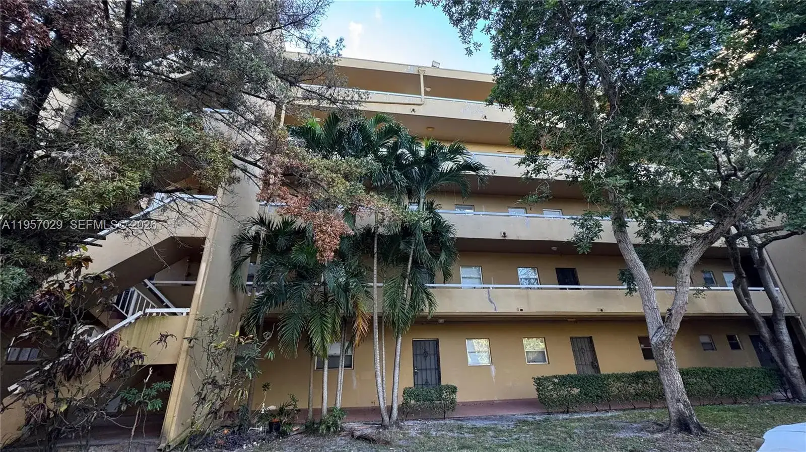 4111 Stirling Rd # 102, Dania Beach FL 33314 photo 2