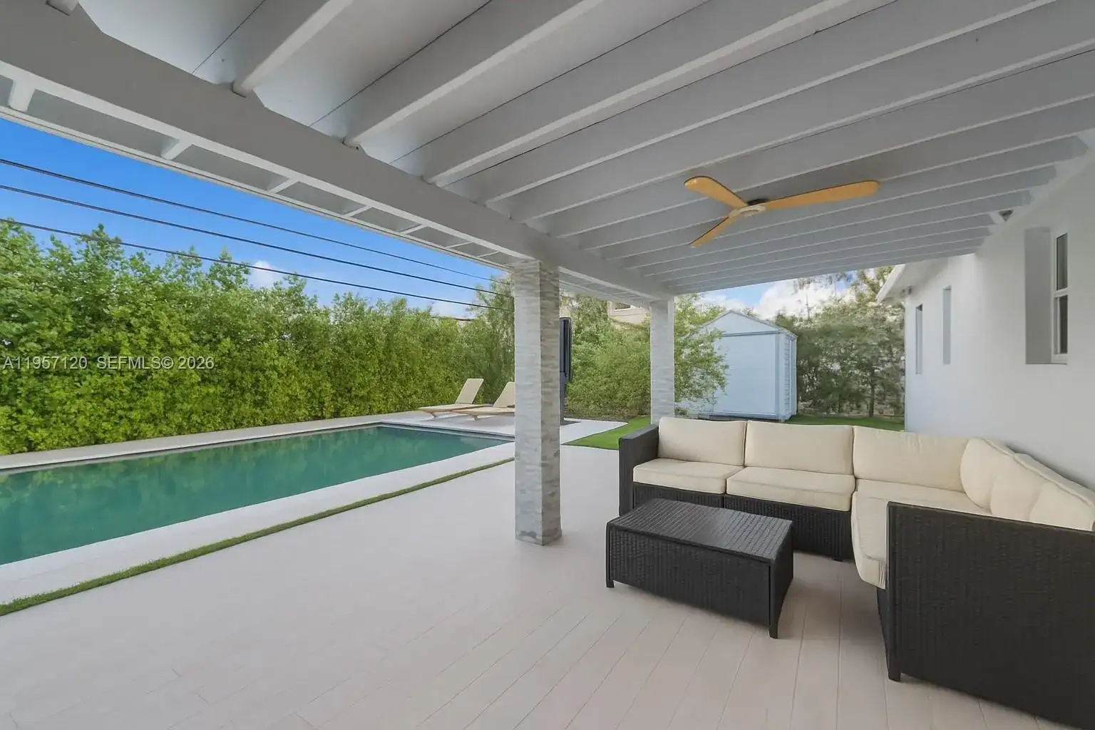 7235 SW 39th St, Miami FL 33155 photo 2
