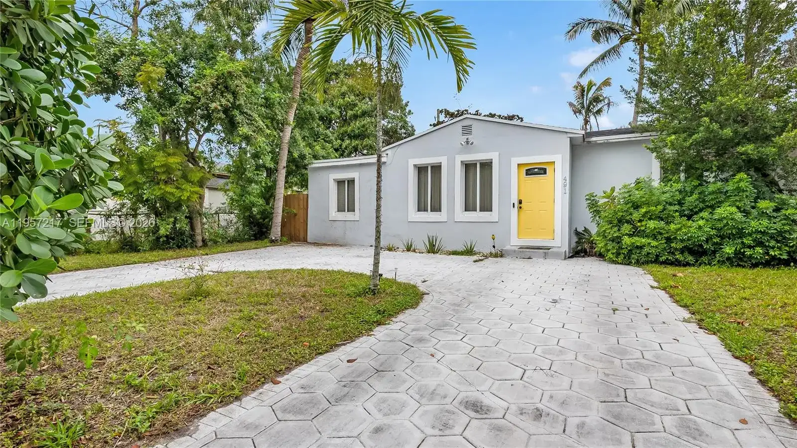 491 NW 108th Ter, Miami FL 33168 photo 2