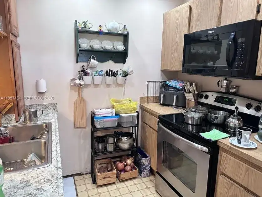 2480 W 67th Pl # 12, Hialeah FL 33016 photo 3