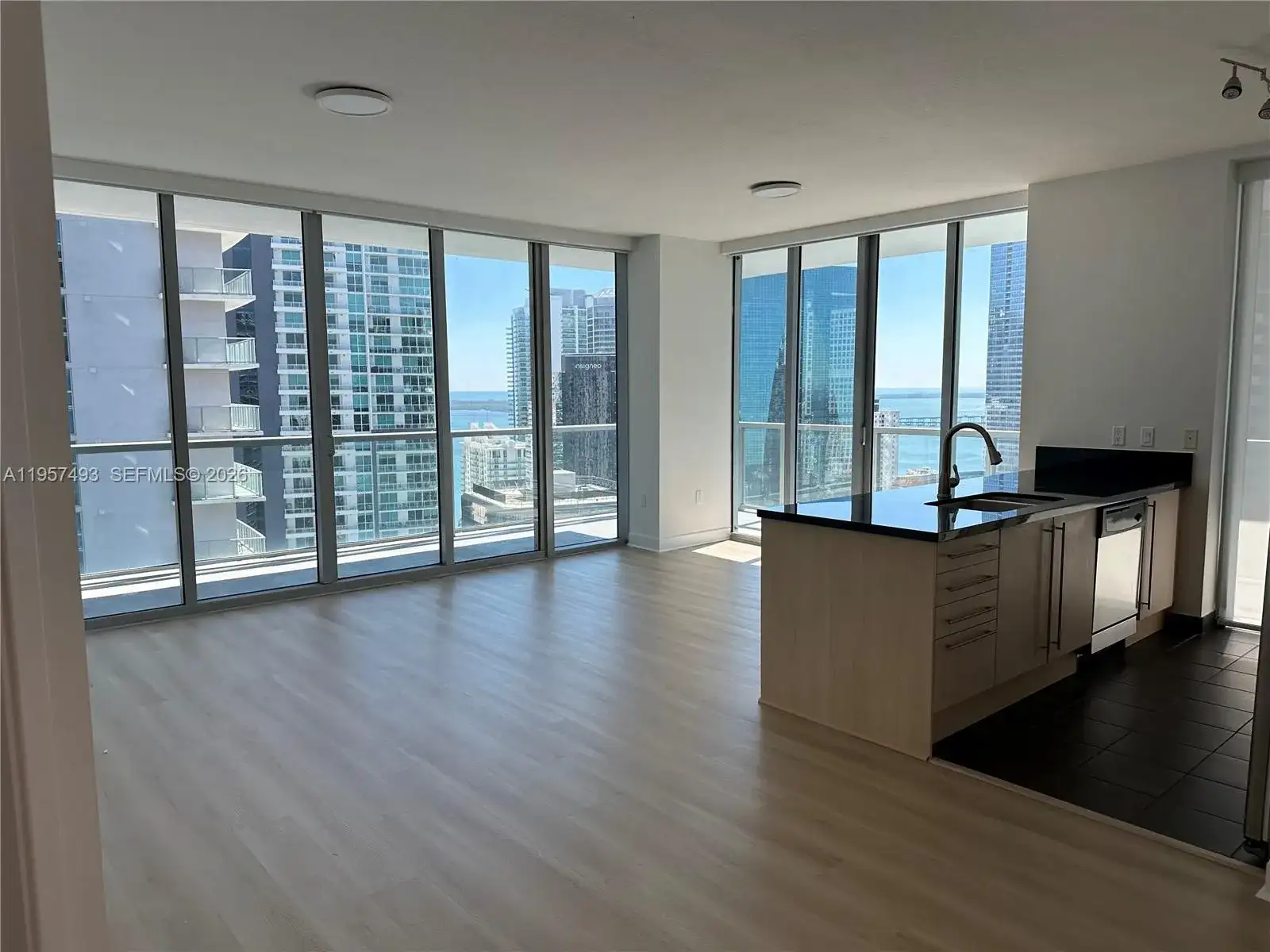 1111 SW 1st Ave, Miami FL 33130 photo 3