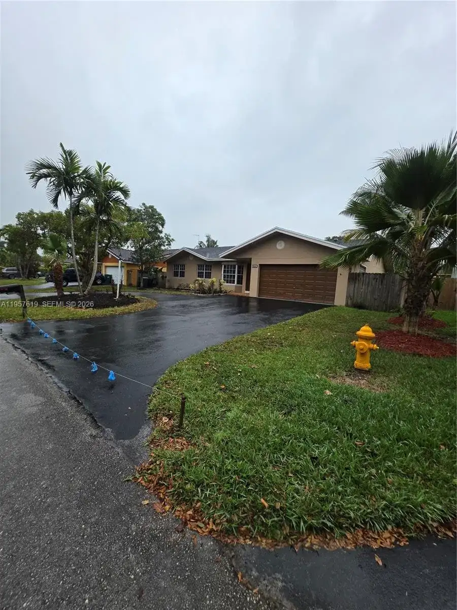 9034 SW 163rd Ter, Palmetto Bay FL 33157 photo 4