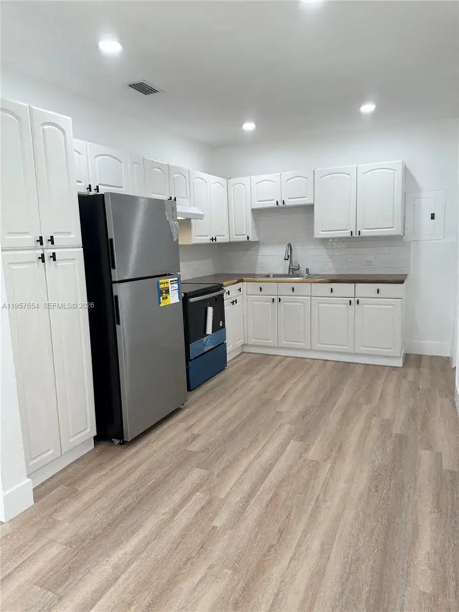580 NW 194th Ter, Miami Gardens FL 33169 photo 4