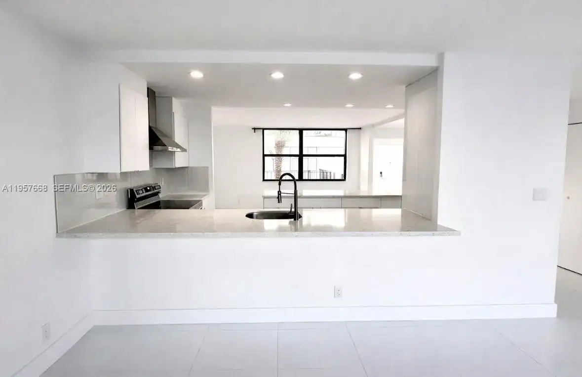 20441 NE 30th Ave # 9, Aventura FL 33180 photo 2