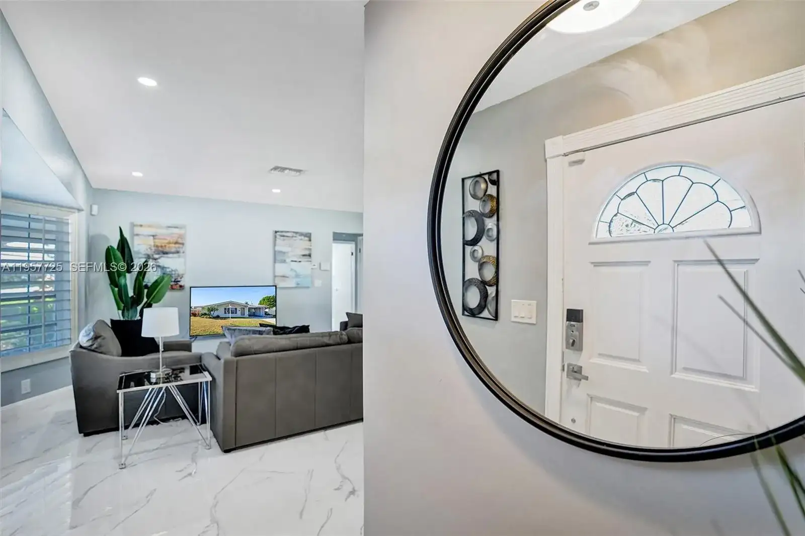 477 SE 17th Ter, Deerfield Beach FL 33441 photo 2