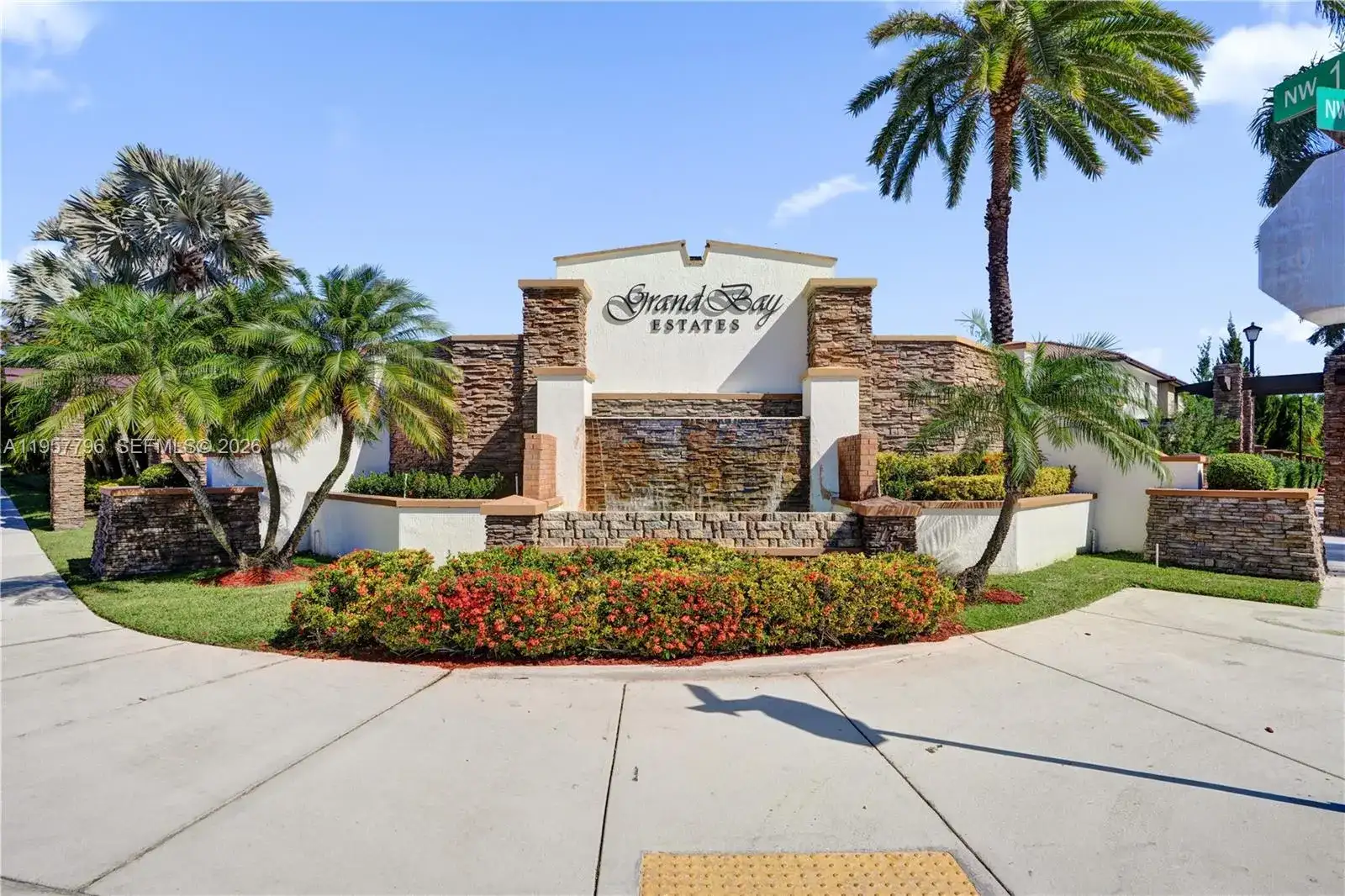 8895 NW 100th Pl, Doral FL 33178 photo 2