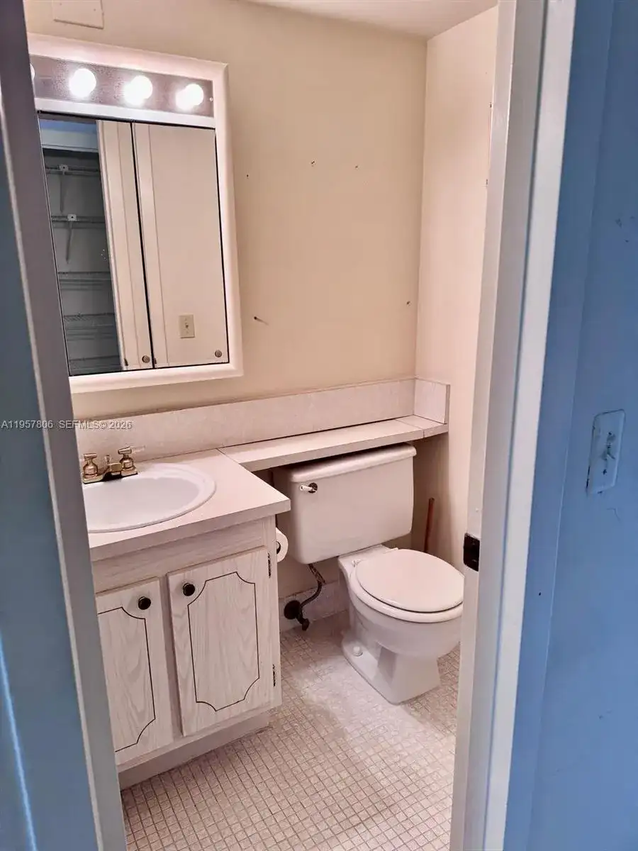 272 Dorset # G, Boca Raton FL 33434 photo 3