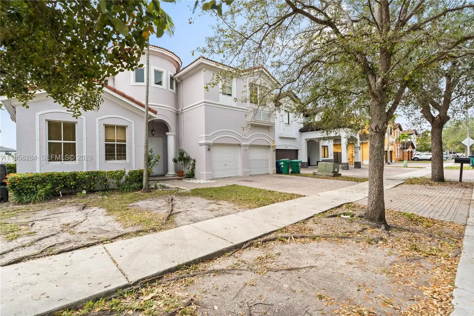 8968 NW 180th Ter, Hialeah FL 33018 photo 3