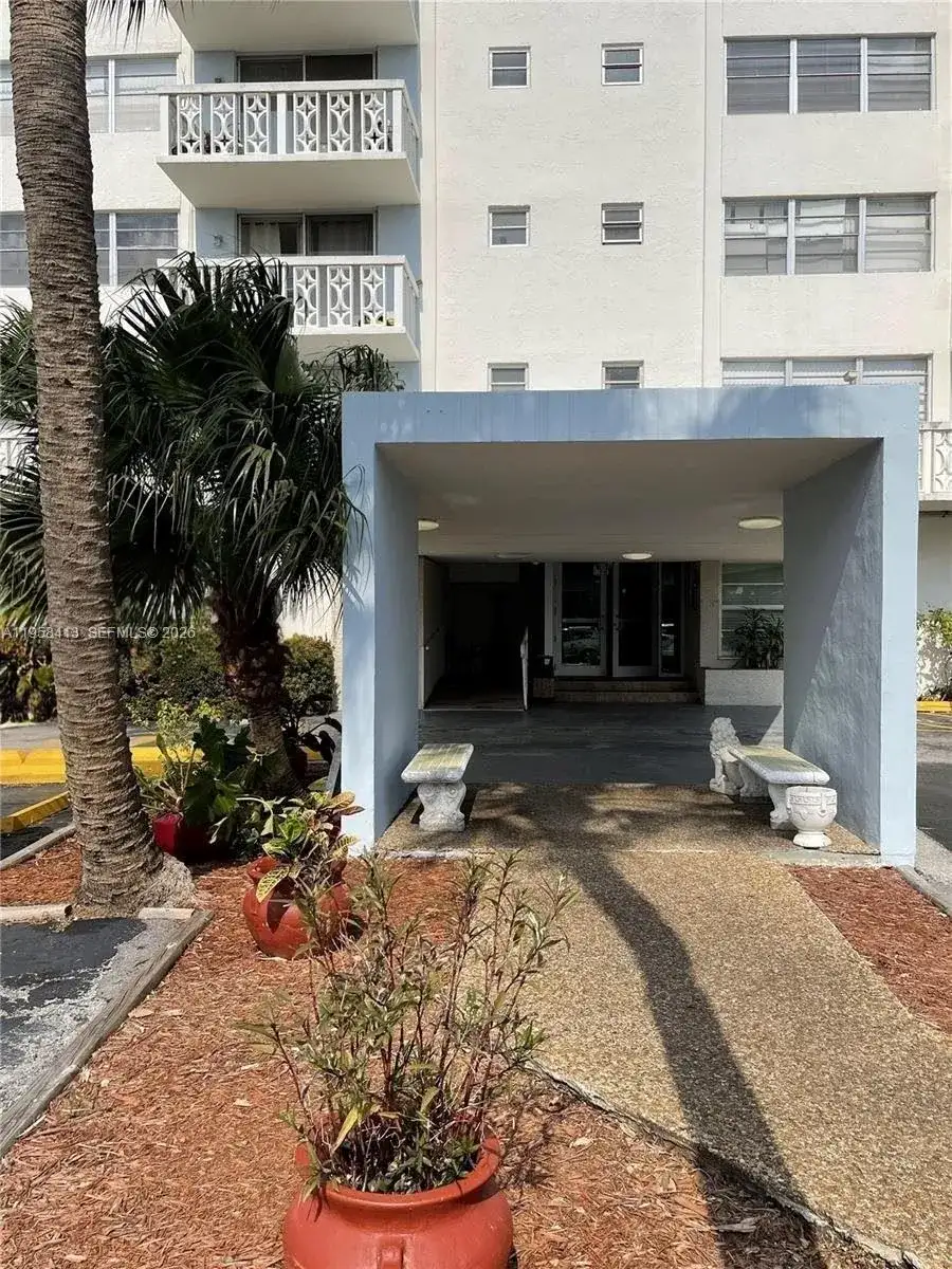 13155 Ixora Ct # 603, North Miami FL 33181 photo 3