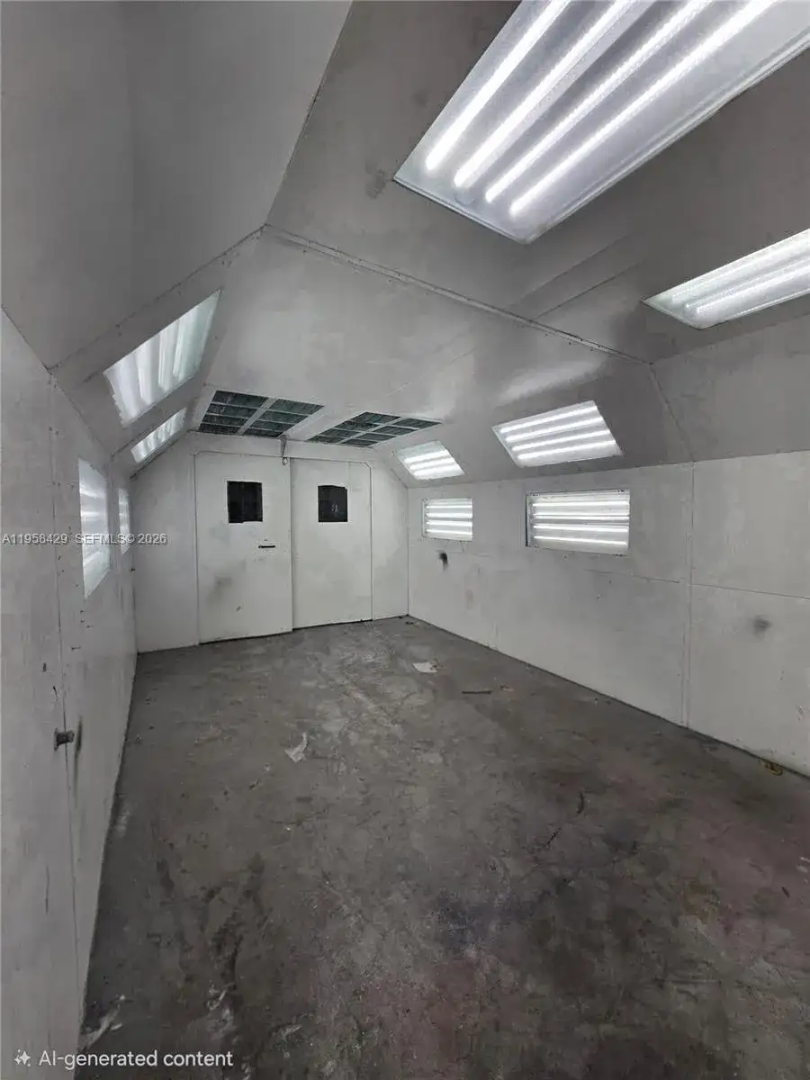 612 N Dixie Hwy, Hollywood FL 33020 photo 3