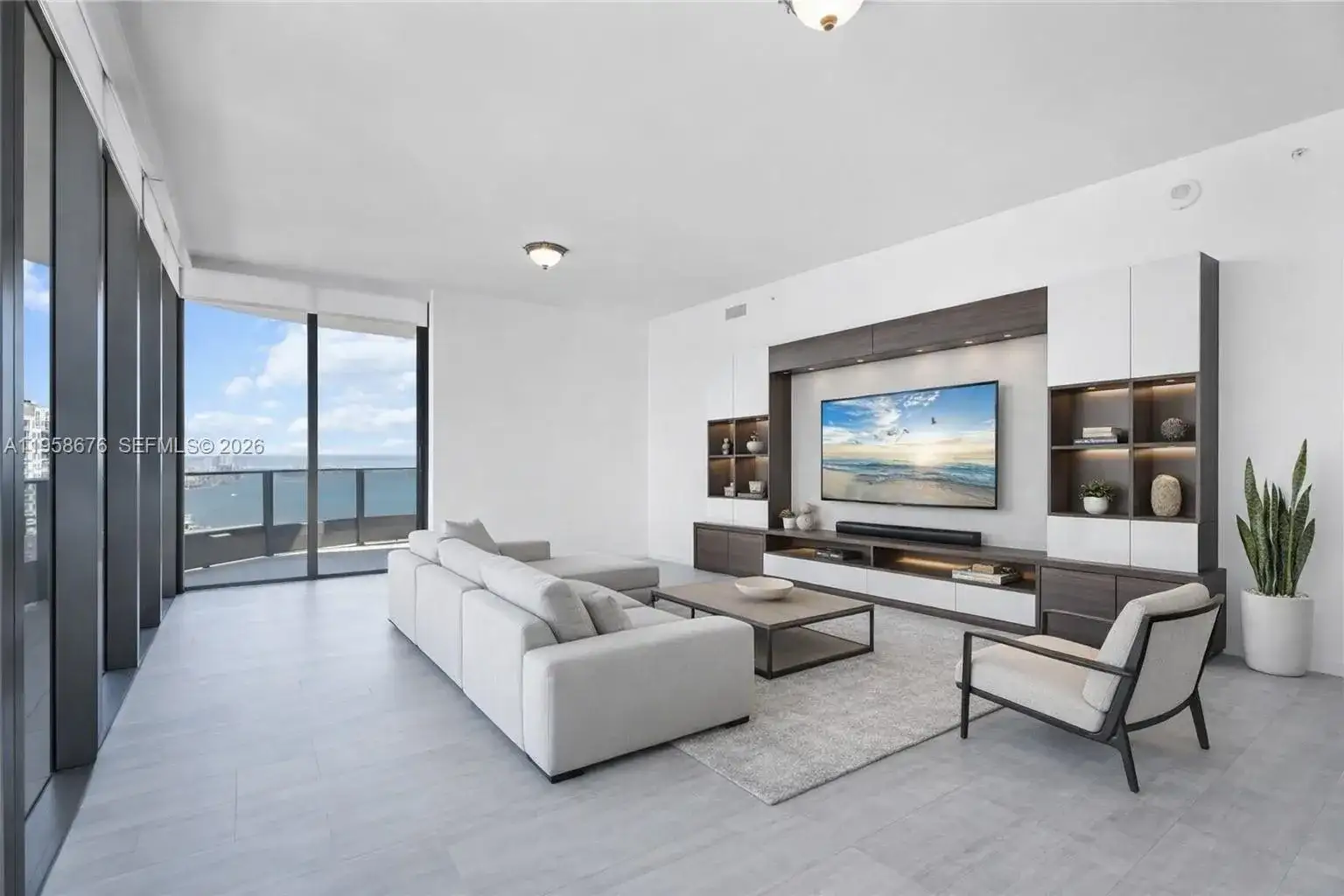 1000 Brickell Plz, Miami FL 33131 photo 2