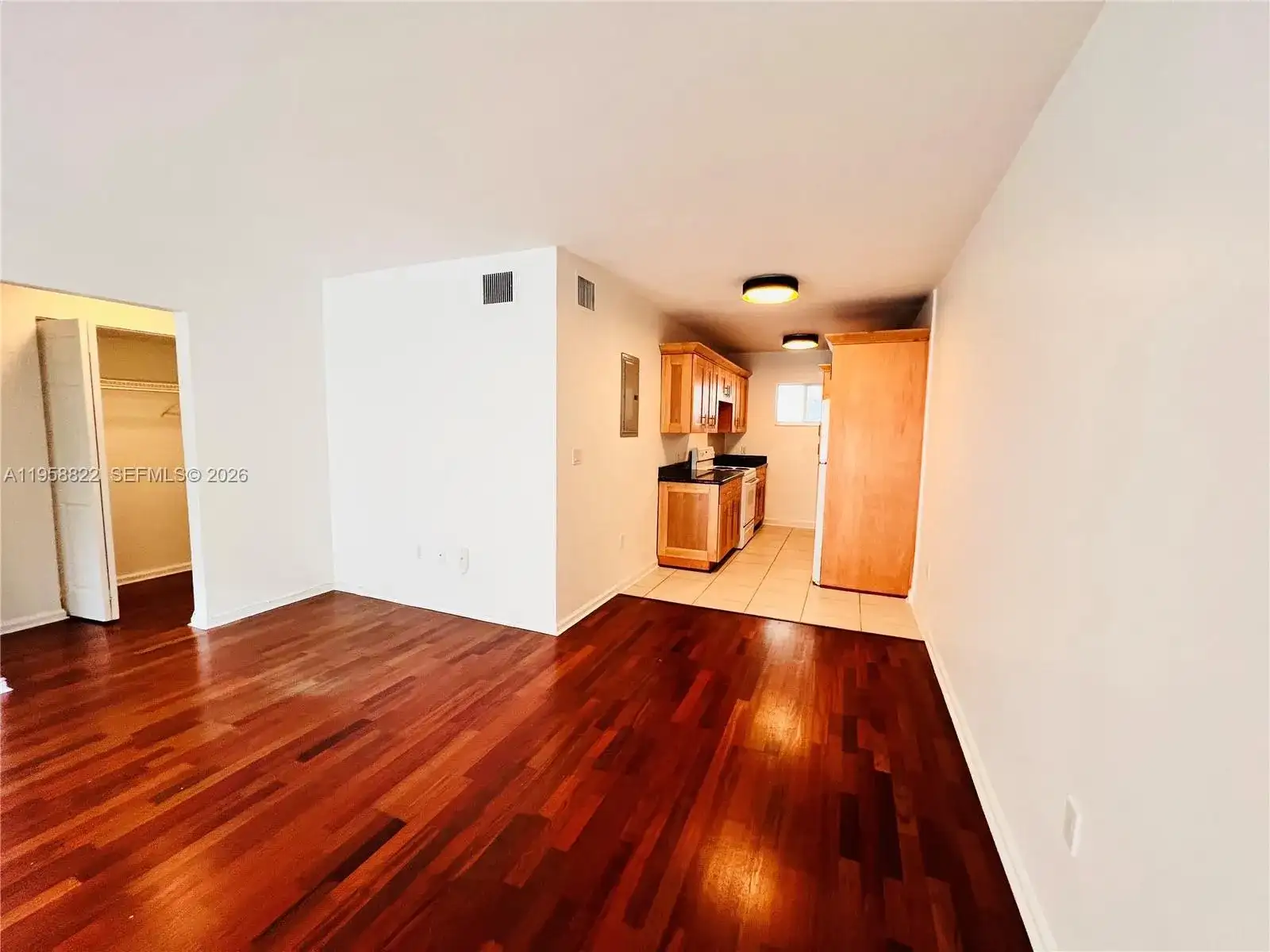 2033 Calais Dr # 8, Miami Beach FL 33141 photo 4