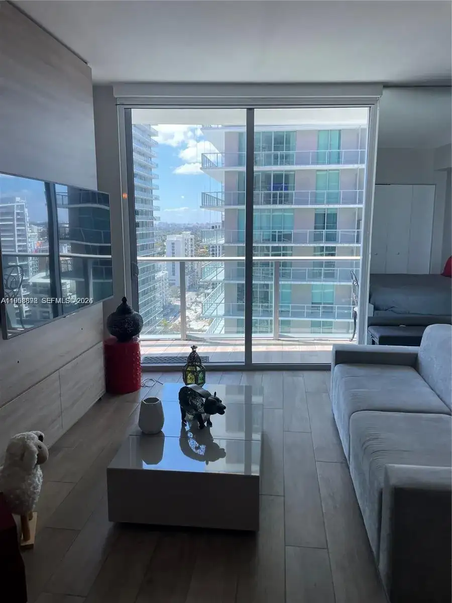 1100 S Miami Ave # 2105, Miami FL 33130 photo 3
