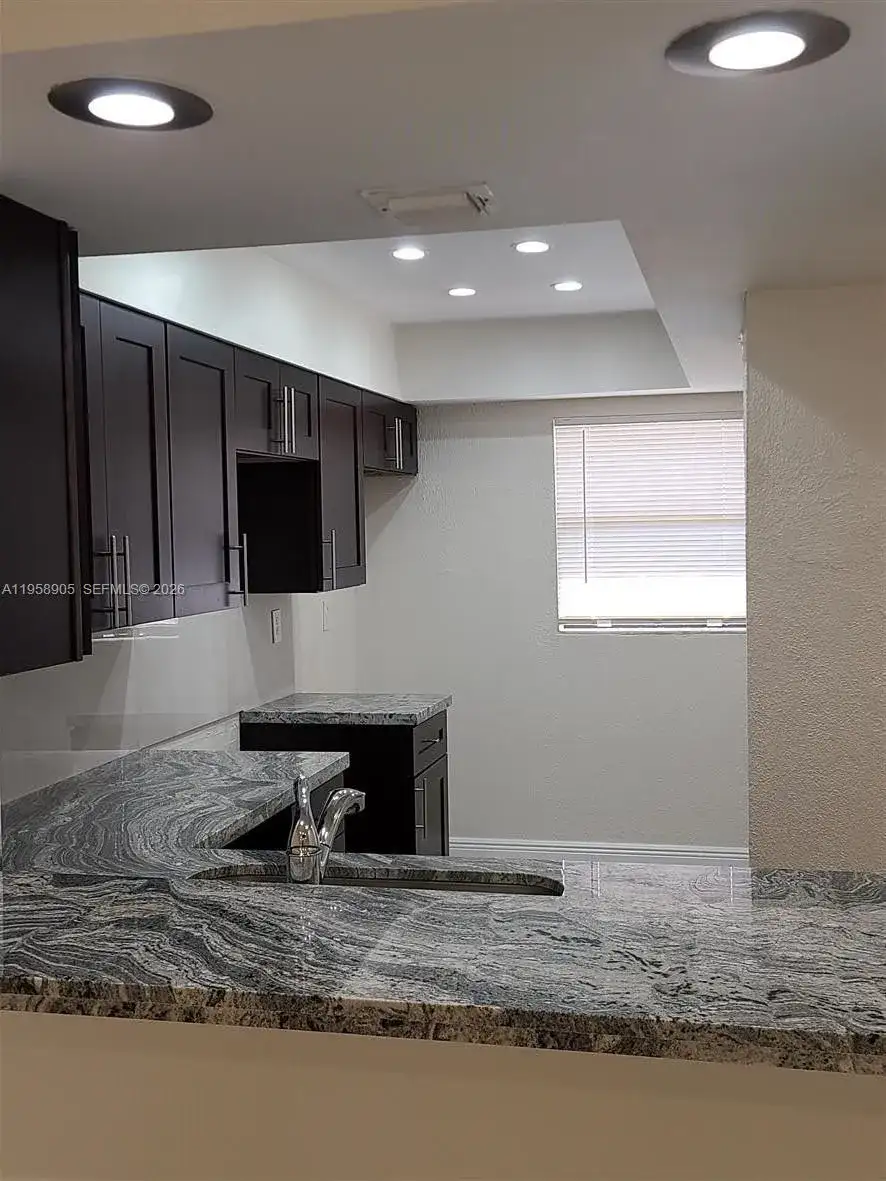 4020 Del Rio Way, Sunrise FL 33351 photo 3