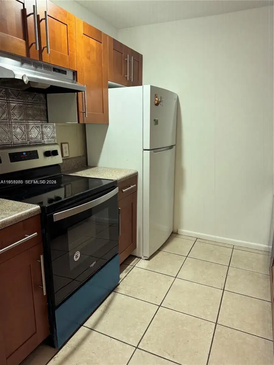 13550 SW 6th Ct # 409A, Pembroke Pines FL 33027 photo 2