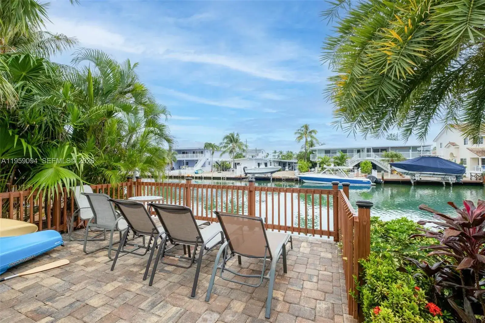 410 10th St, Key Colony FL 33051 photo 2