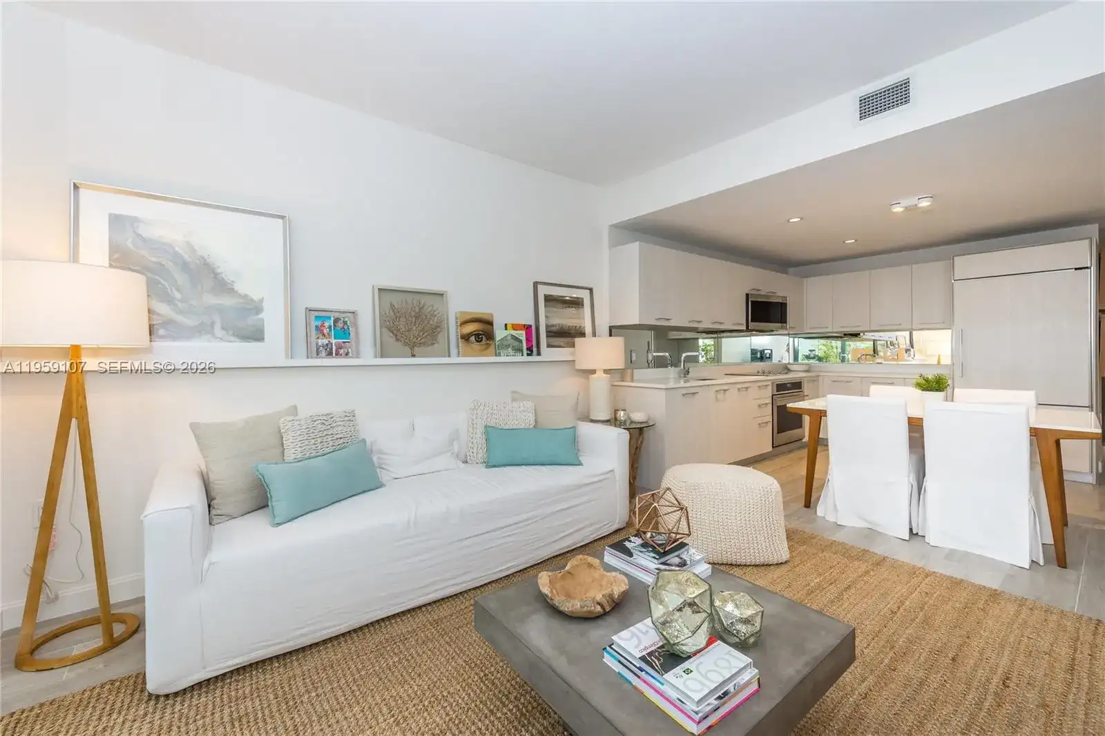 55 SW 9th St # 1010, Miami FL 33130 photo 3