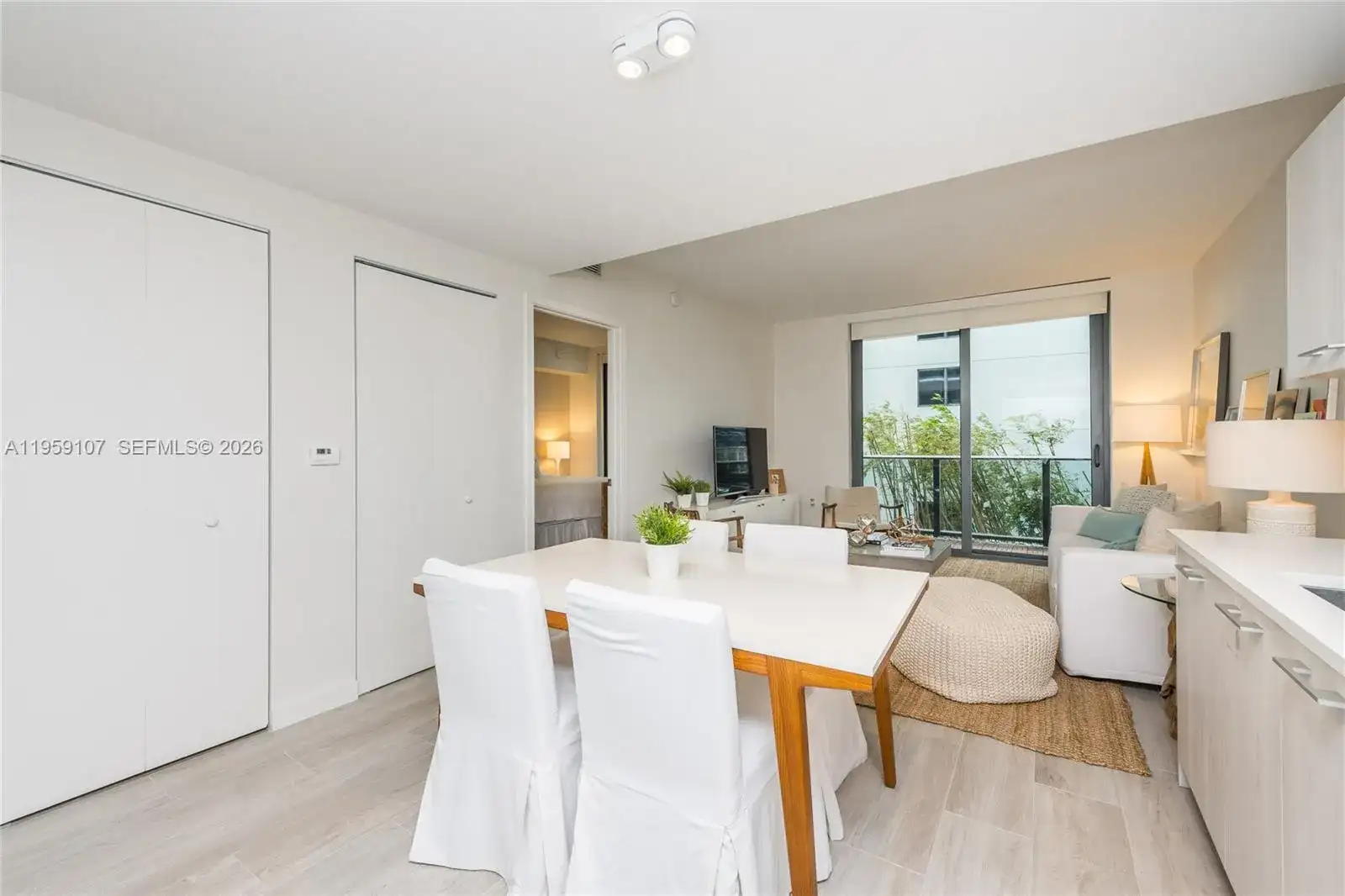 55 SW 9th St # 1010, Miami FL 33130 photo 4