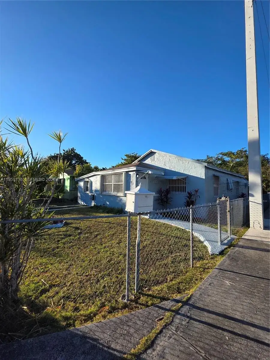 2401 NW 56th St, Miami FL 33142 photo 2