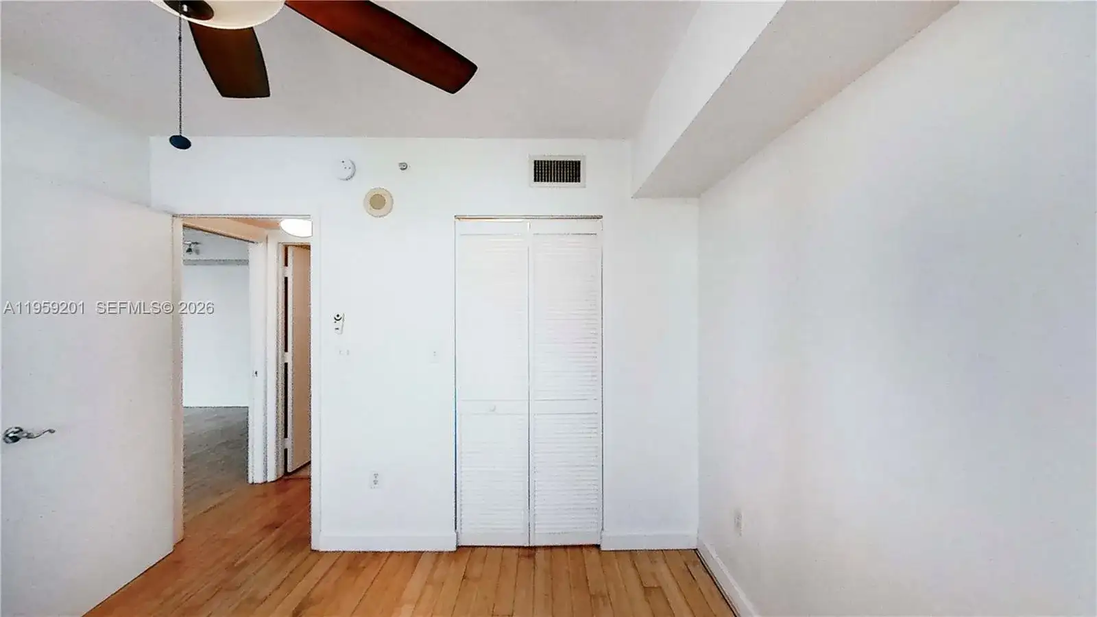 31 SE 5th St # 2408, Miami FL 33131 photo 2