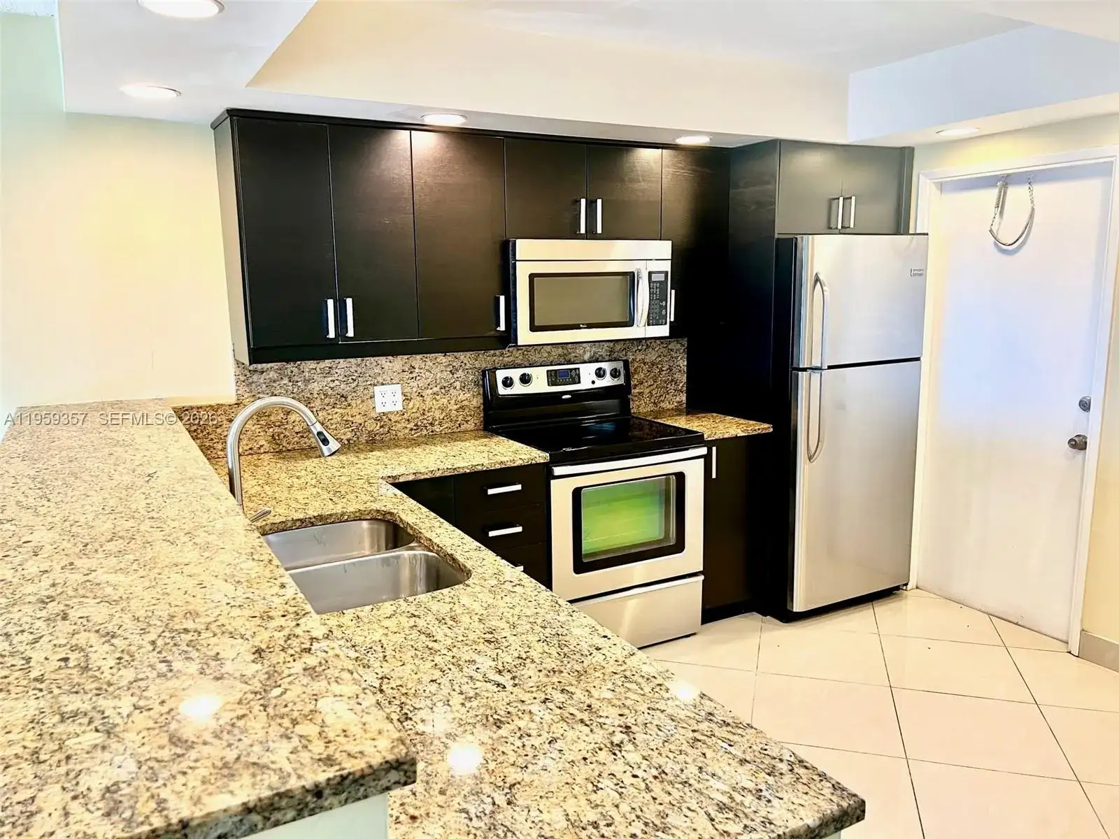 2940 N Course Dr # 910, Pompano Beach FL 33069 photo 2