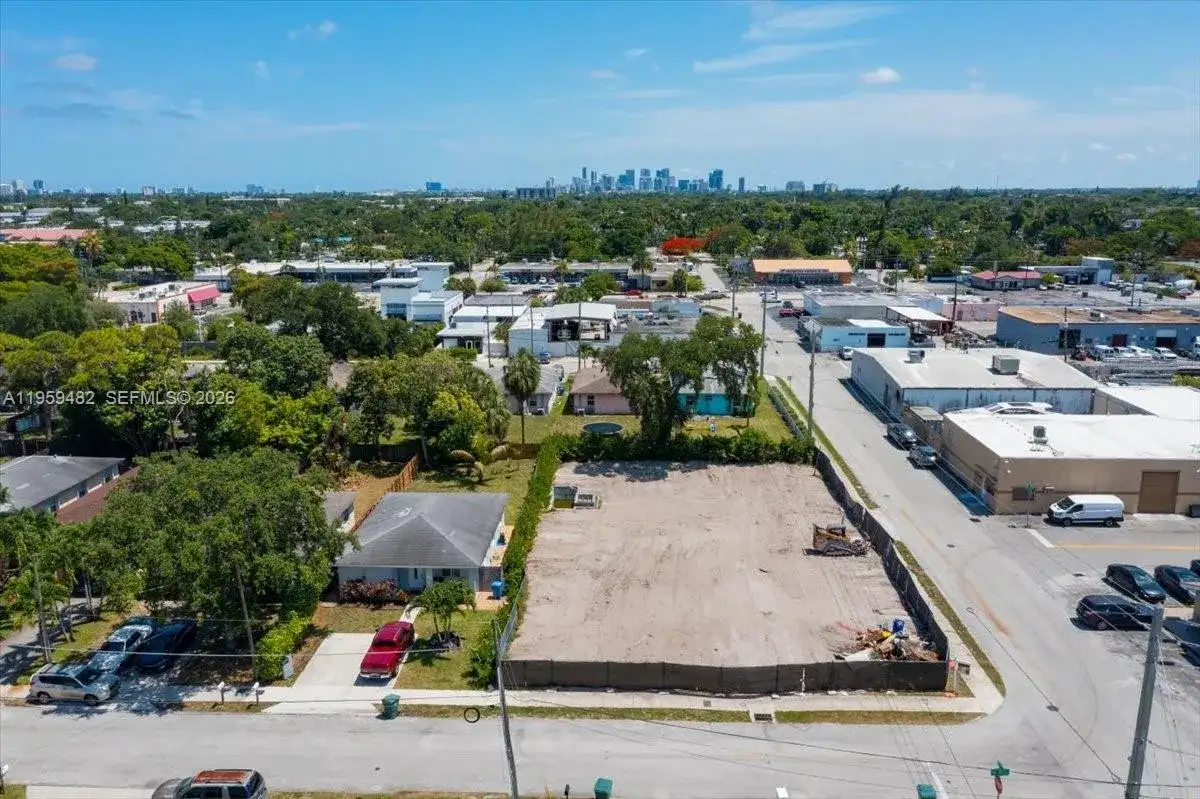 3210 NE 3rd Ave, Oakland Park FL 33334 photo 3