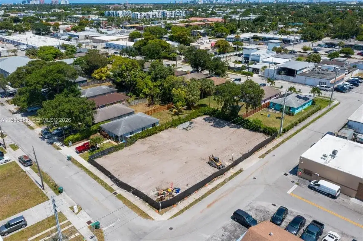 3210 NE 3rd Ave, Oakland Park FL 33334 photo 4