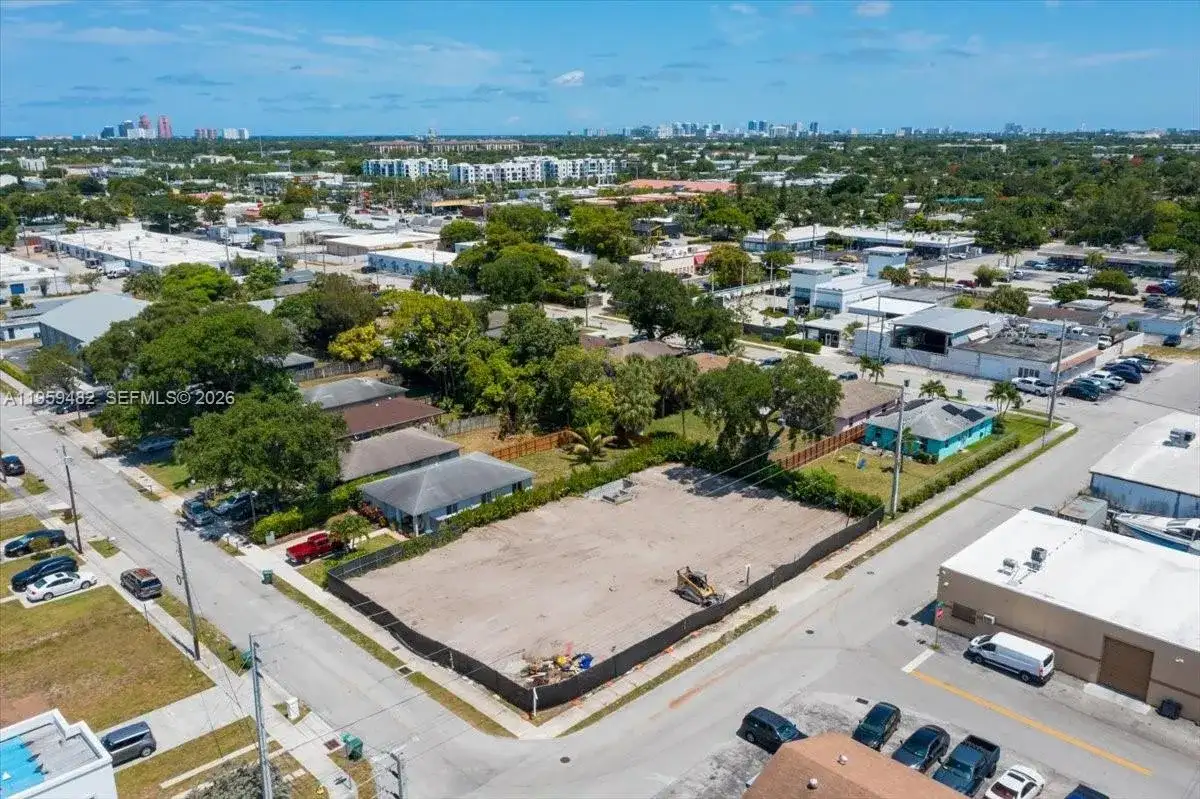 3210 NE 3rd Ave, Oakland Park FL 33334 photo 5