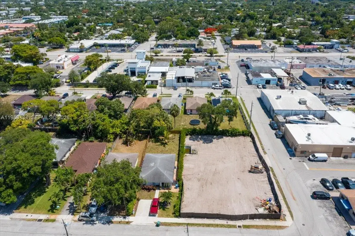 3250 NE 3rd Ave, Oakland Park FL 33334 photo 4