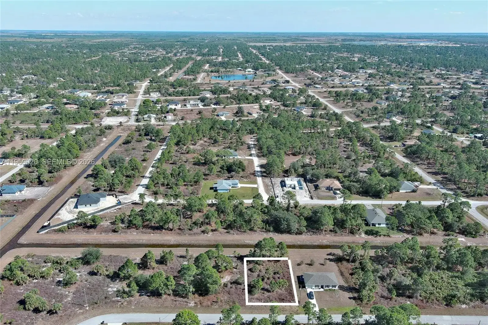 943 FOXDALE AVE, Lehigh Acres FL 33974 photo 2