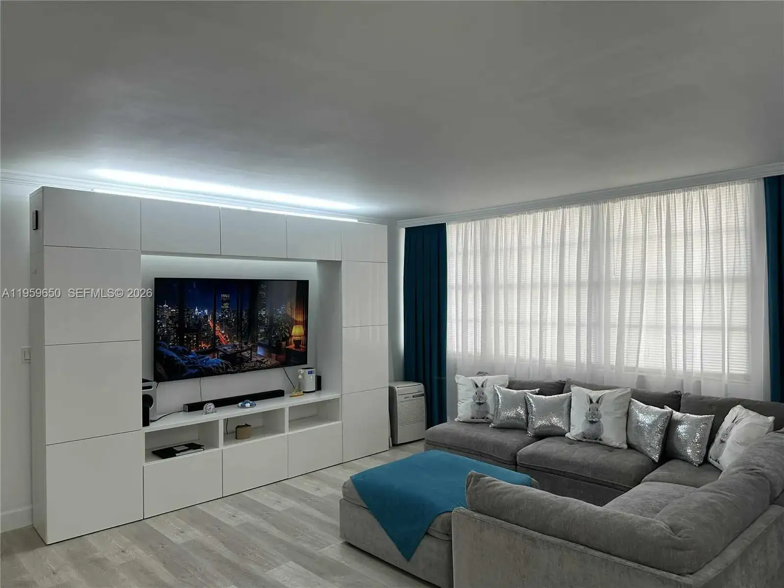 1301 NE Miami Gardens Dr # 425W, Miami FL 33179 photo 5