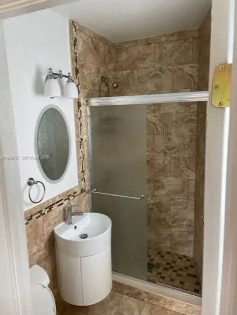 2121 Biarritz Dr # 5, Miami Beach FL 33141 photo 2