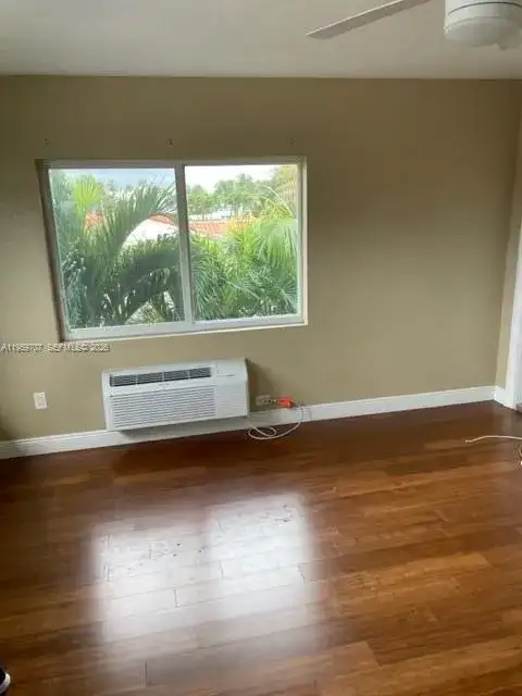 2121 Biarritz Dr # 5, Miami Beach FL 33141 photo 3