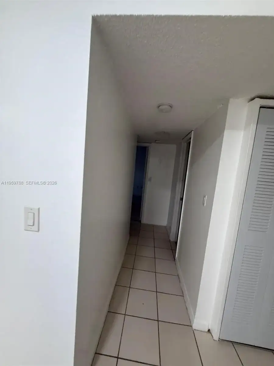 9520 SW 8th St # 111, Miami FL 33174 photo 4