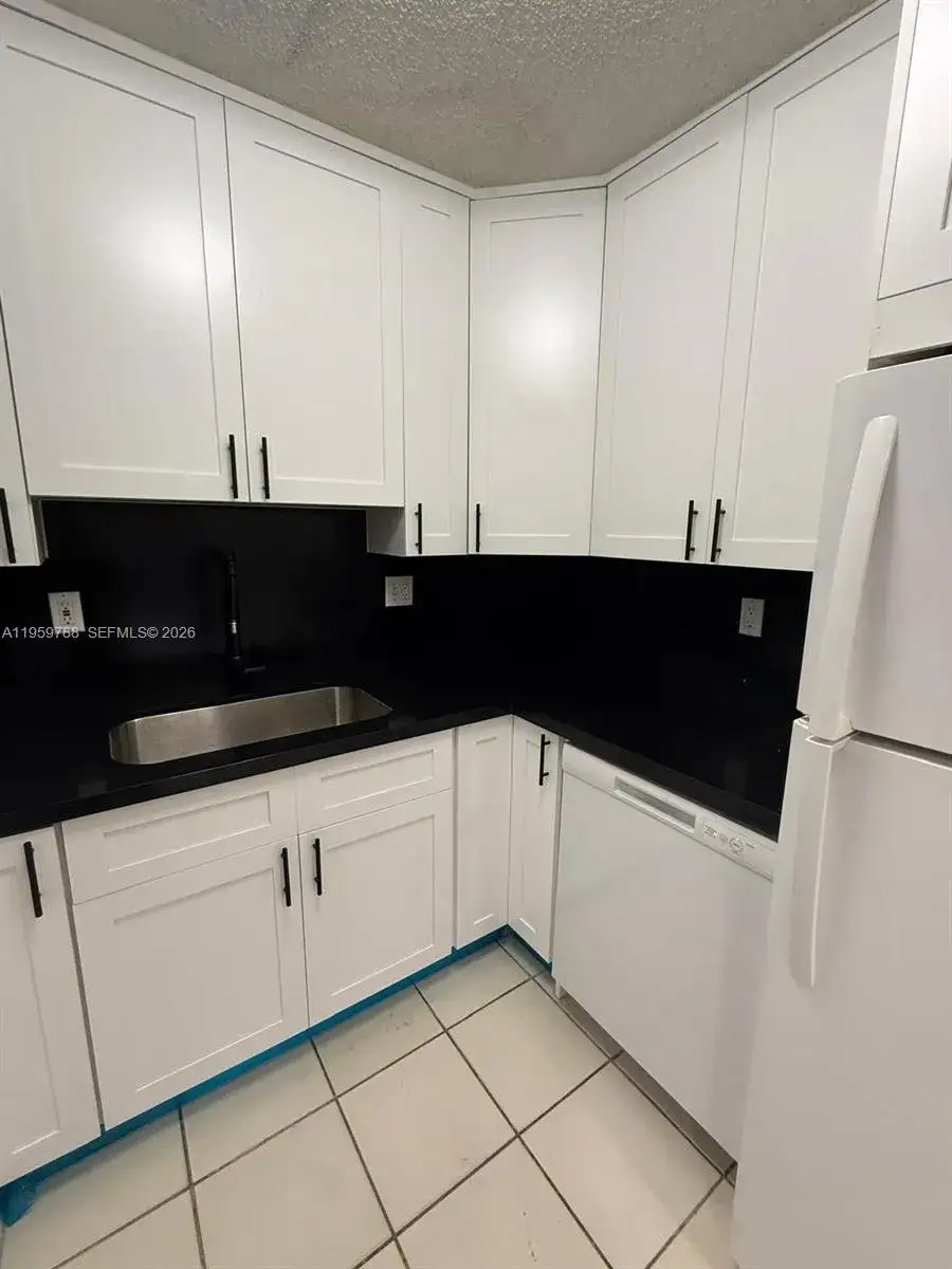 9520 SW 8th St # 111, Miami FL 33174 photo 5