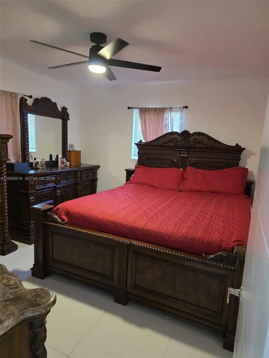 8523 NW 35th Pl, Miami FL 33147 photo 5