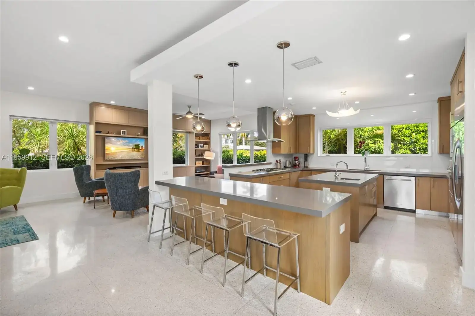 4595 N Jefferson Ave, Miami Beach FL 33140 photo 4