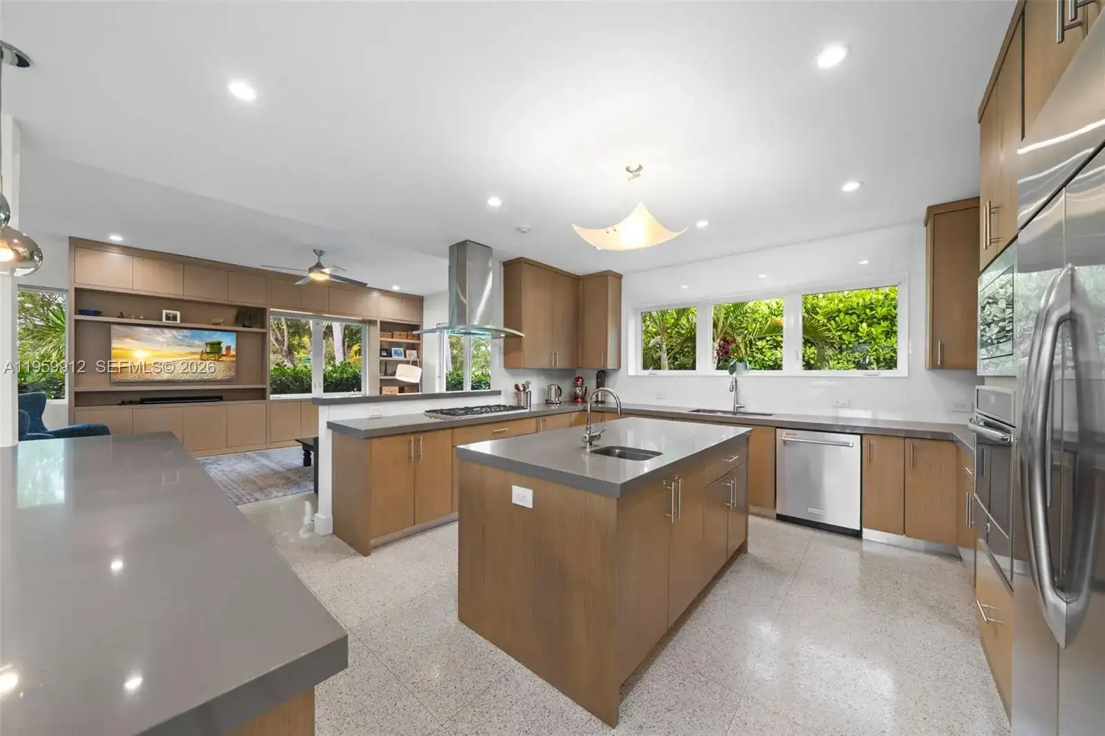 4595 N Jefferson Ave, Miami Beach FL 33140 photo 5