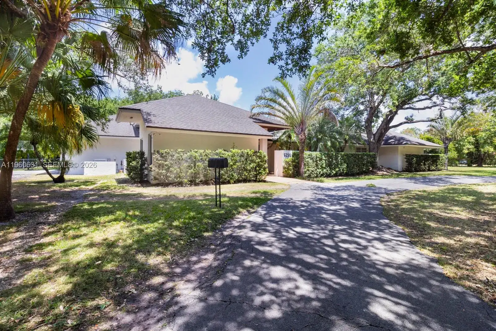 6255 SW 99th Ter, Pinecrest FL 33156 photo 4