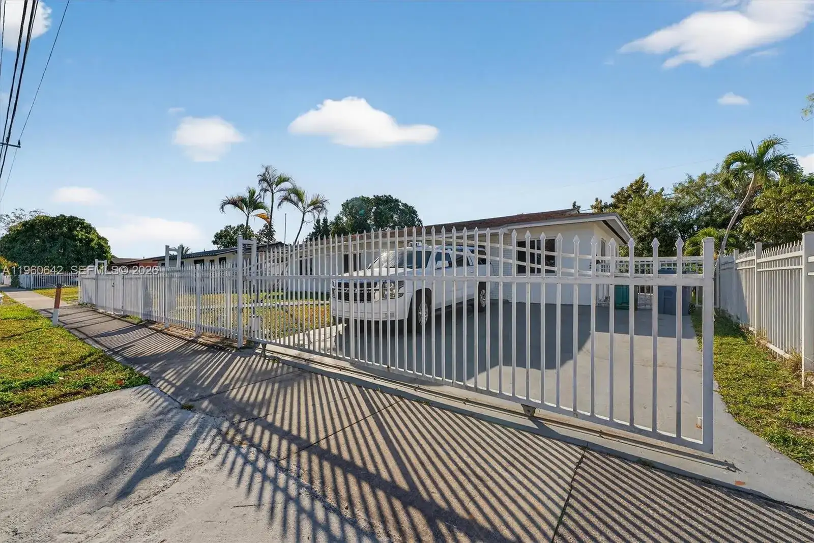 20 NE 215th St, Miami Gardens FL 33179 photo 2